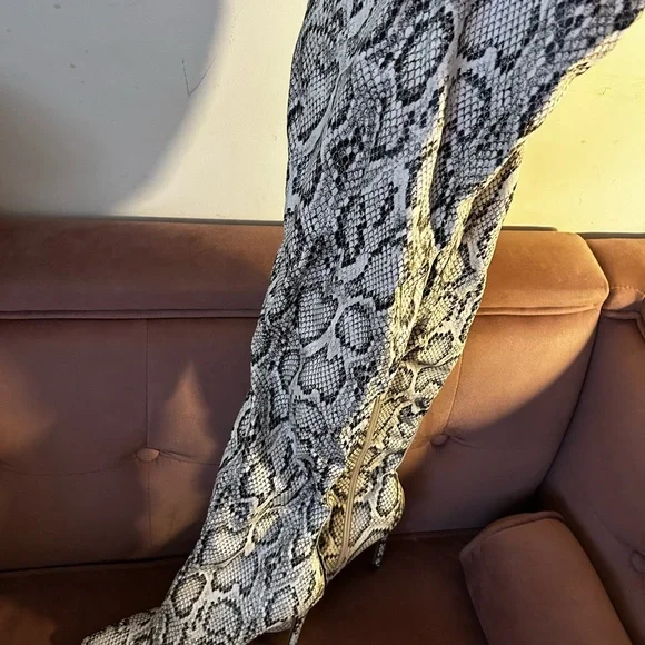 GORGEOUS BEBE Over the Knee Boots High Heels 7M Faux Leather Snake Pattern NIB - Picture 9 of 10